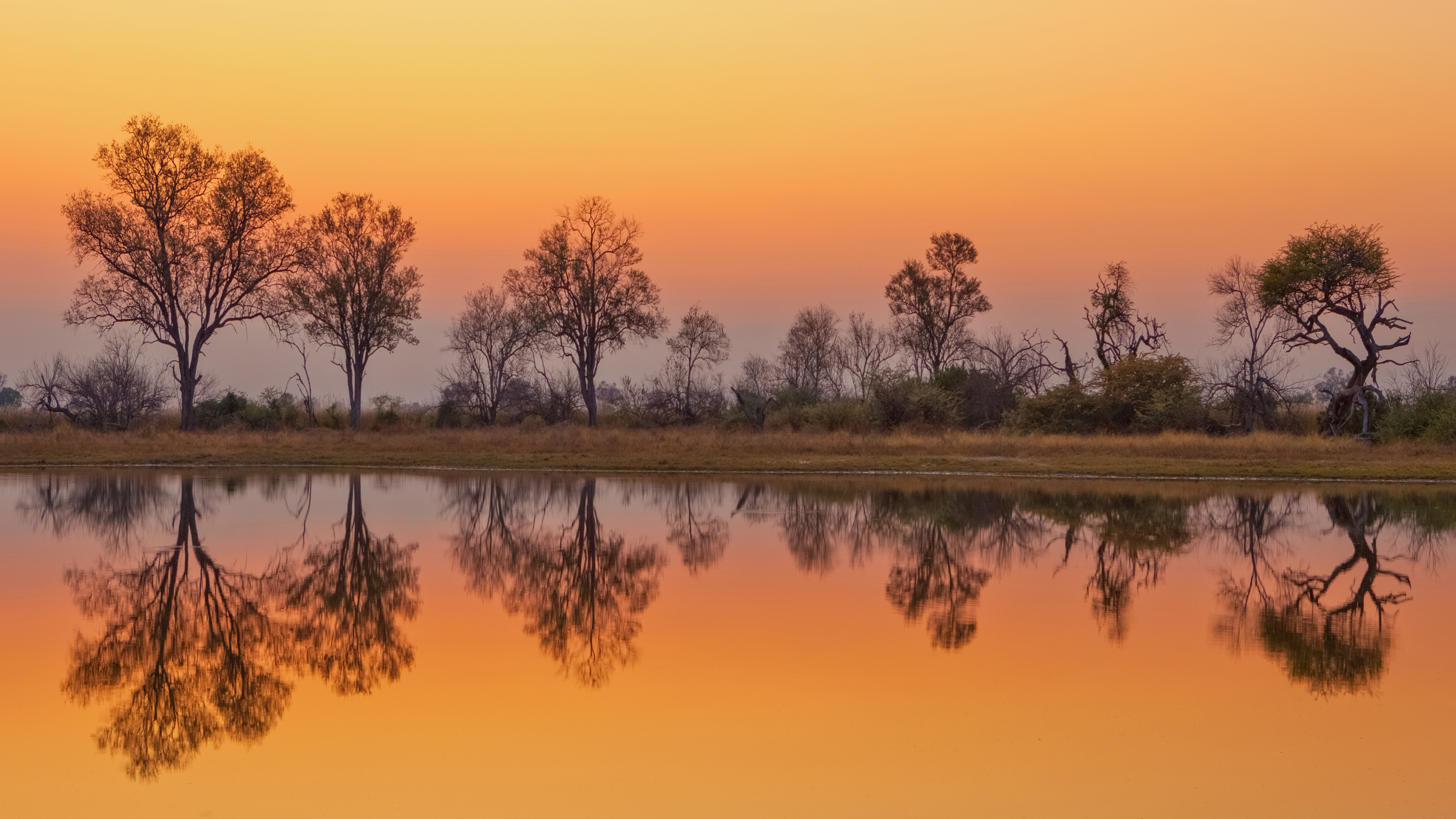 Tổng thống Trump tuyên bố xóa sổ phòng không Iran, chiến tranh chưa kết thúc